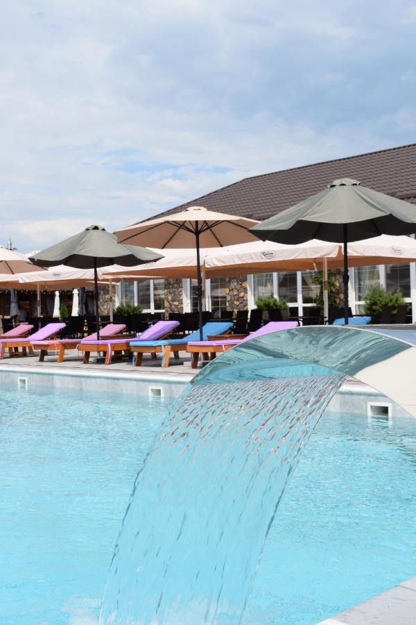 Relax Complex Hotel بوريسبول المظهر الخارجي الصورة